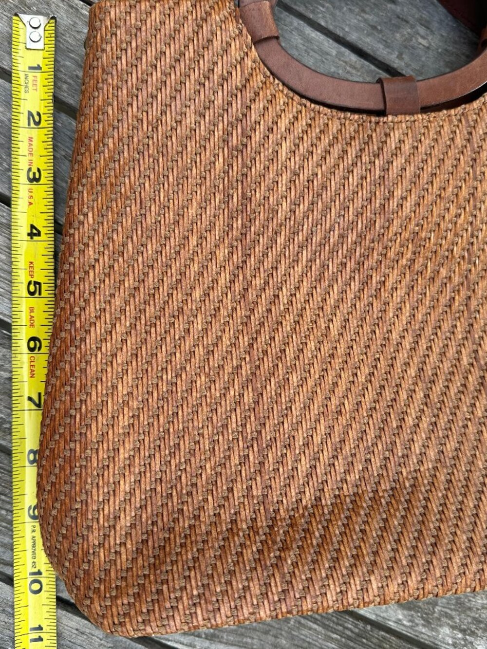 Fossil brand raffia and genuine leather crossbody handbag - Picture 2 of 6
